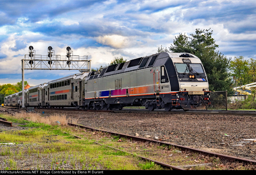 NJT 4532 on train 1271